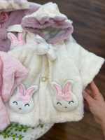کد ۱۶۳۵ کت خزدار با کلاه وارداتی طرح رابیت - Image 6