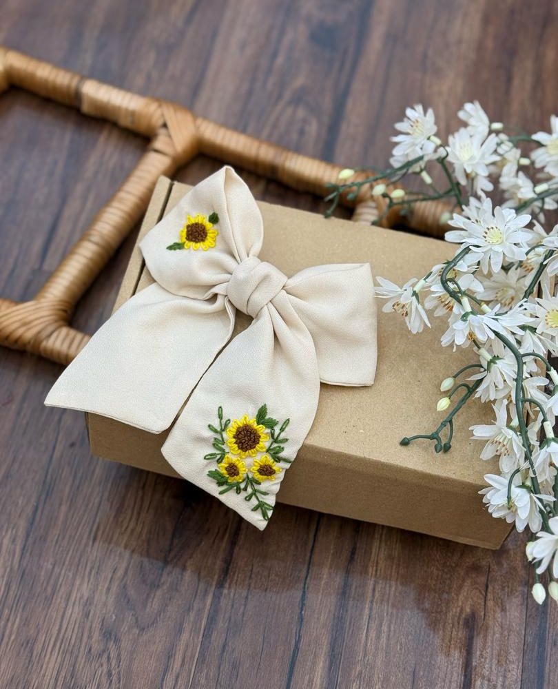 کد ۱۹۲۸ گلسر گلدوزی آفتابگردون
