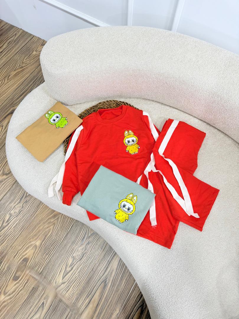 IMG-20251028-WA0128 کد ۲۷۹۷ بلوز شلوار لبوبو بند آویزان - Image 1