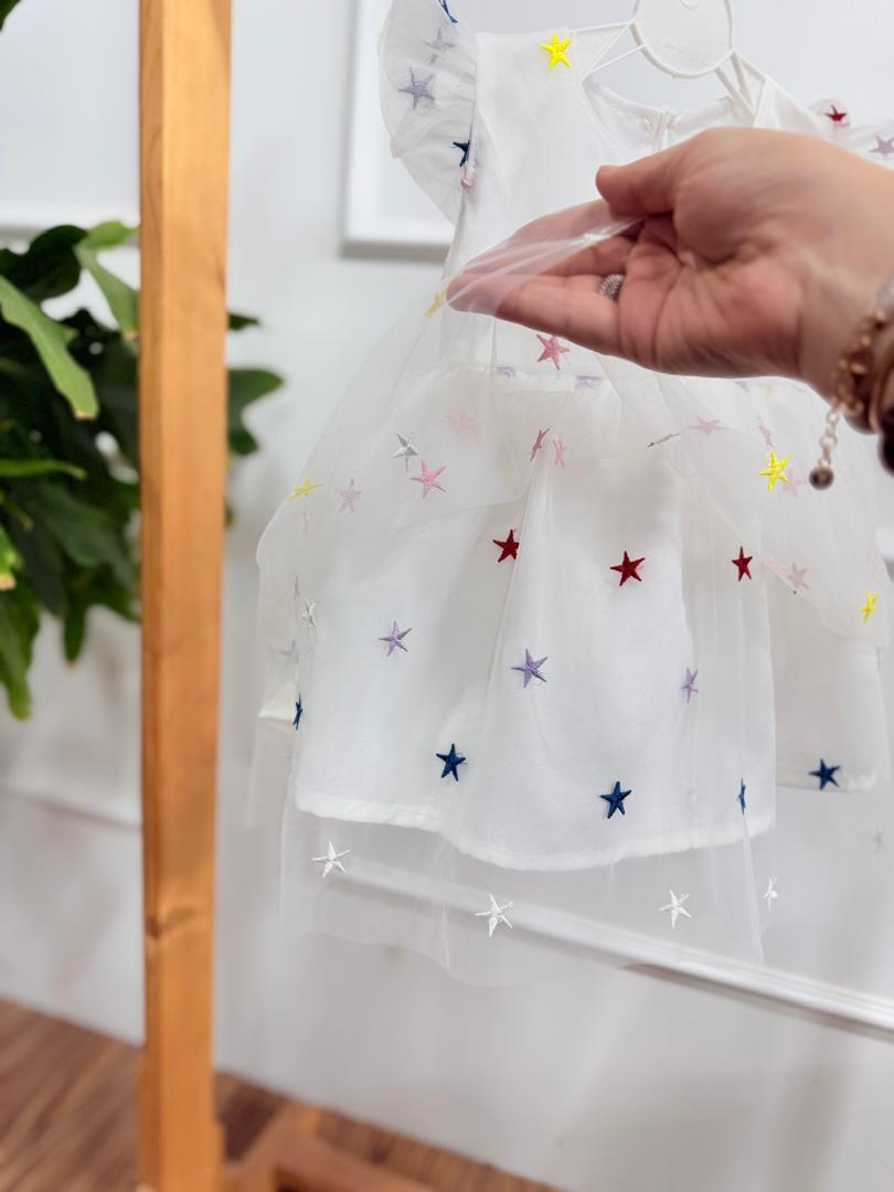 IMG-20251030-WA0083(1) کد ۲۸۰۵ پیراهن سفید با ستاره های رنگی - Image 3