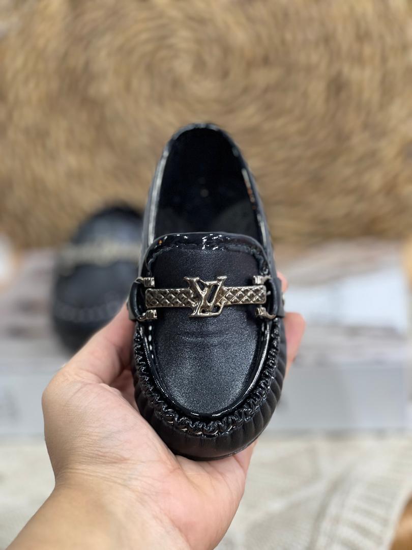 IMG-20251031-WA0047 کد ۲۸۱۲ کفش کالج مشکی - Image 2