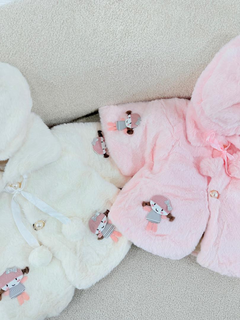 IMG-20251031-WA0083 کد ۲۸۱۳ شنل خز وارداتی طرح دختر - Image 3