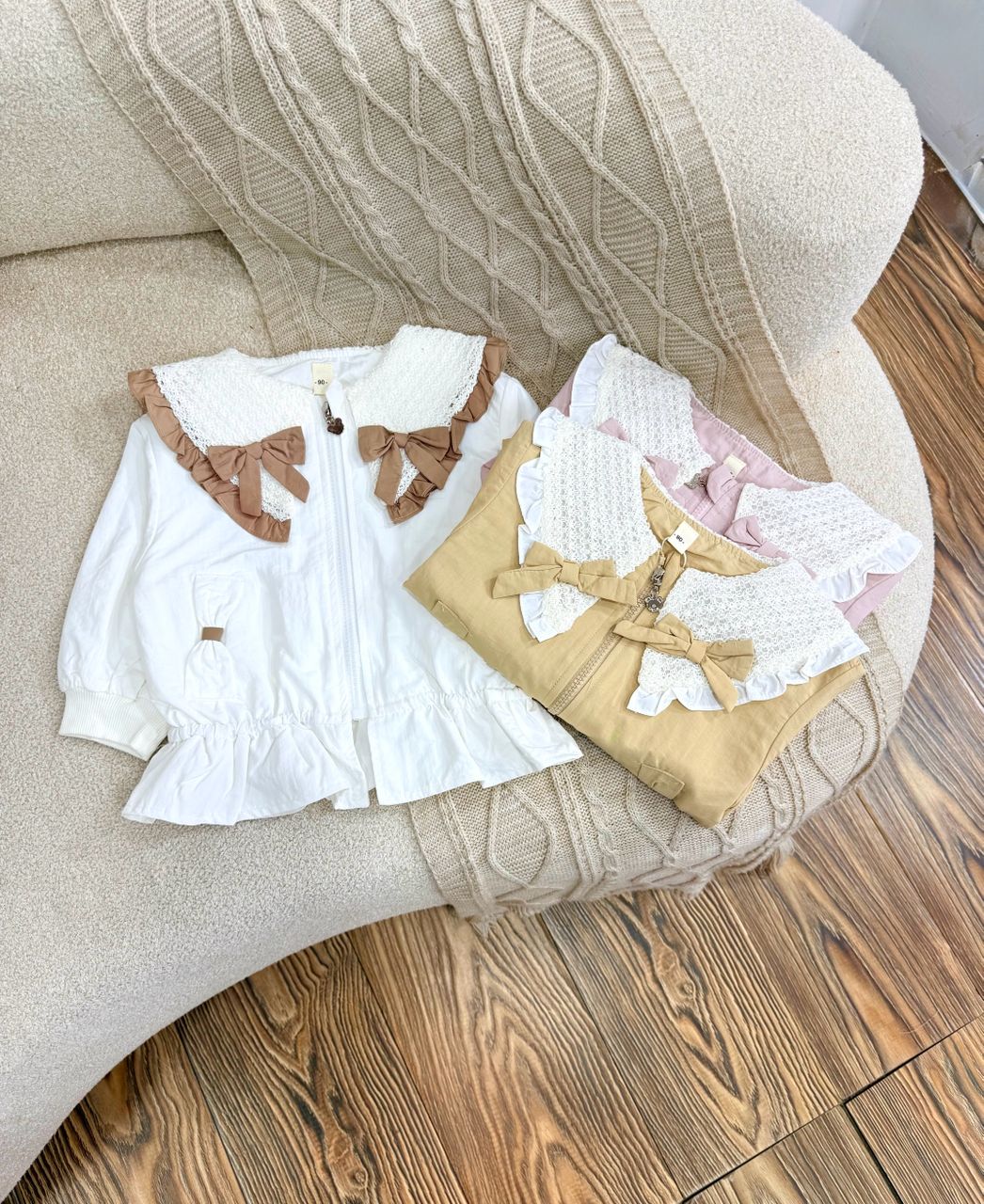 IMG-20251128-WA0047 کد ۲۹۳۰ سویشرت وارداتی طرح یقه بافت قشنگ - Image 1