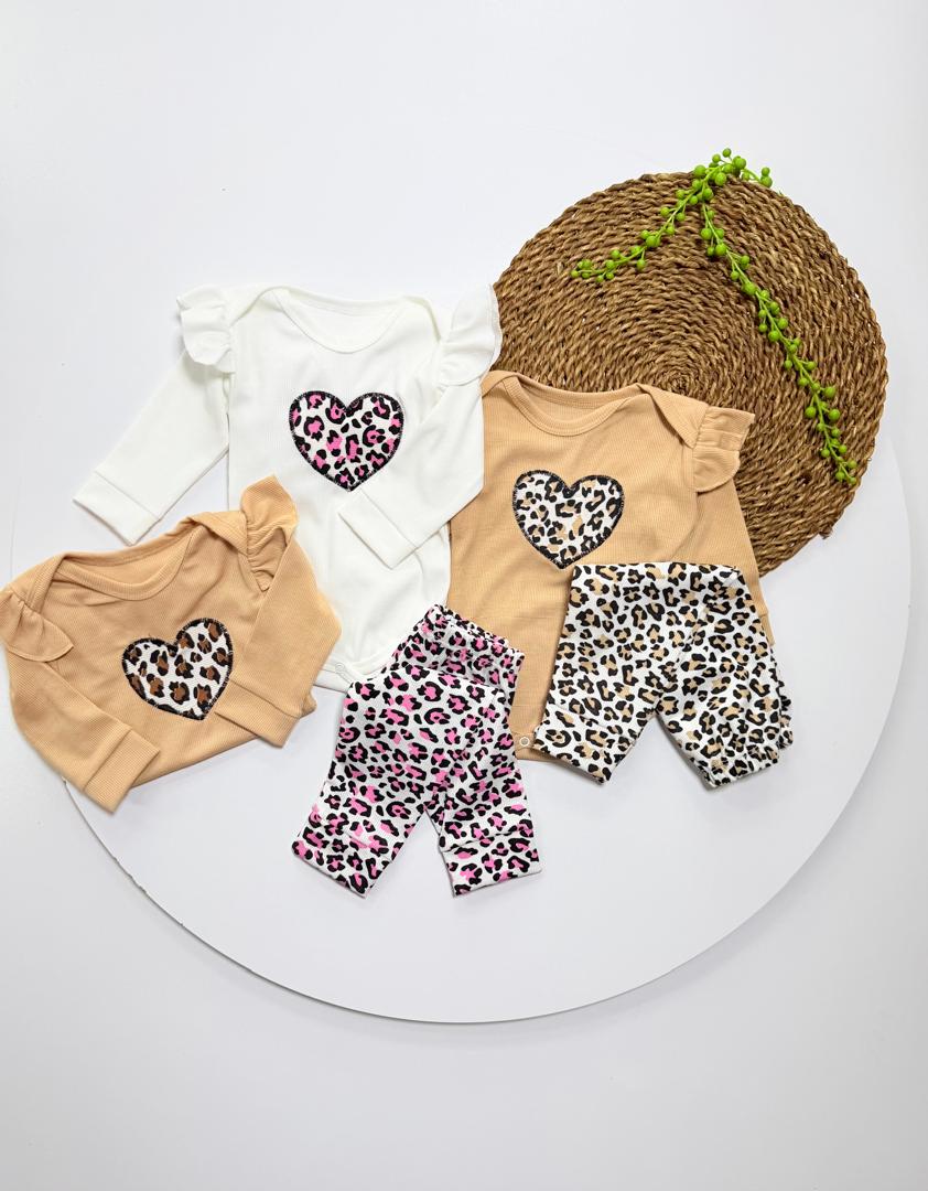 IMG-20260104-WA0019 کد ۳۰۵۲ ست پلنگی طرح قلب - Image 1