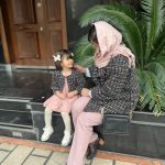 کد 1526 ست مادر و دختری شنل مشکی و صورتی آسایش