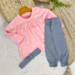 کد ۱۵۹۹ بلوز شلوار + هدست طرح قلبی صورتی