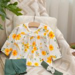 کد ۱۴۷۷ بلوز شلوار +هدست طرح شکوفه زرد