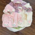 کد ۱۶۳۵ کت خزدار با کلاه وارداتی طرح رابیت