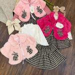 کد ۱۷۴۴ کت خز + بلوز + دامن چهارخونه مشکی وارداتی