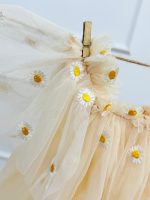 کد ۲۳۲۰ پیراهن طرح بابونه کرم - Image 4