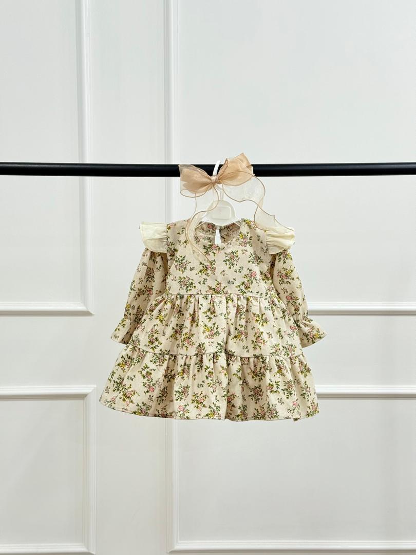 کد ۲۴۶۶ پیراهن طرح گل در چمن