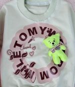 کد ۲۵۶۱ بلوز شلوار عروسک برجسته طرح TOMY - Image 4