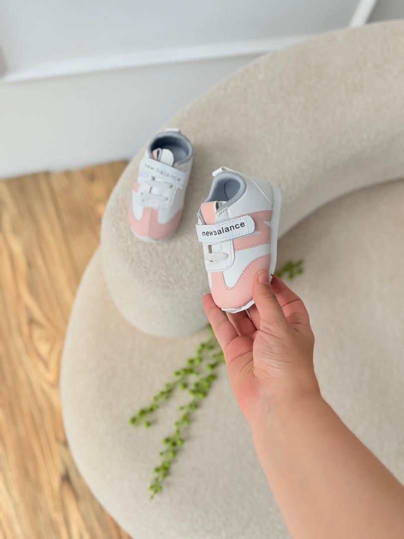 کد ۲۶۰۷ کتونی  صورتی سوتی newbalance