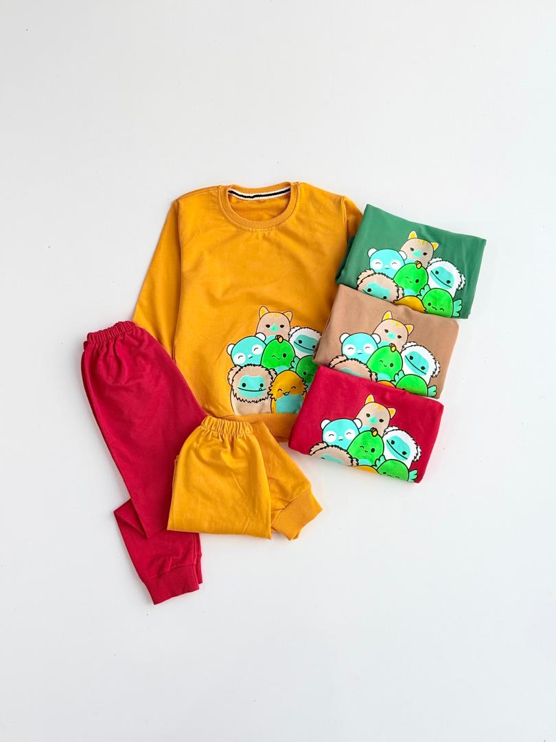 کد ۲۶۰۶ بلوز شلوار طرح خانواده جوجه ها