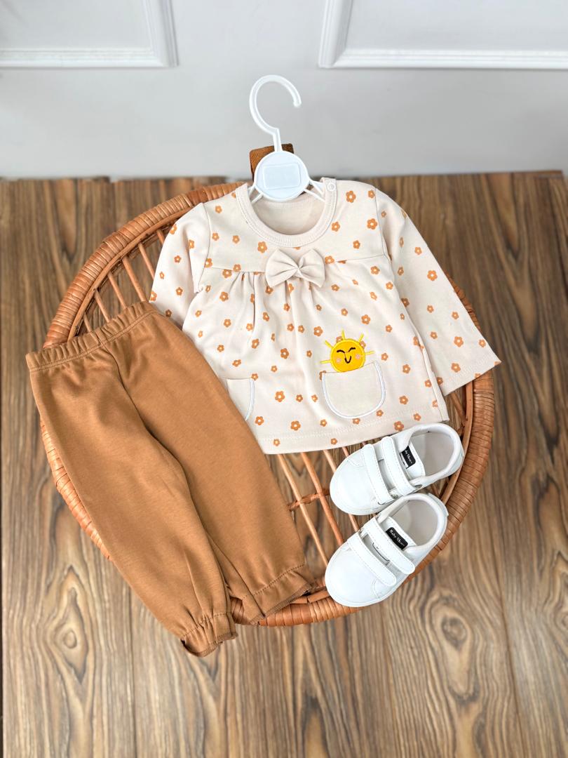 کد ۲۶۸۶ بلوز شلوار طرح خوشید خالدار