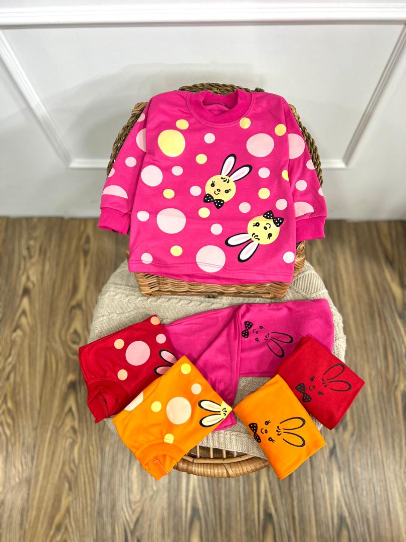 کد ۲۷۷۷ بلوز شلوار خرگوش خالخالی (ایراد دوخت)