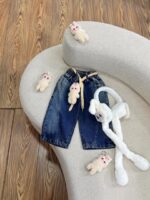 کد 2817 شلوار جین طرح لبوبوی آویزی