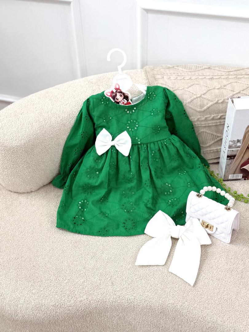 کد ۲۸۴۹ پیراهن سوزندوزی سبز طرح هدیه