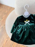 کد ۲۹۰۵ پیراهن مخمل سبز طرح زمرد - Image 3