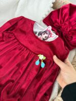 کد 2511 بادی مخمل قرمز طرح مرسانا - Image 3