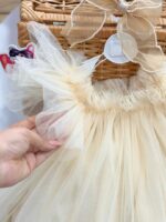 کد ۳۰۲۲ پیراهن تولدی طرح ملینا کرم رنگ - Image 3