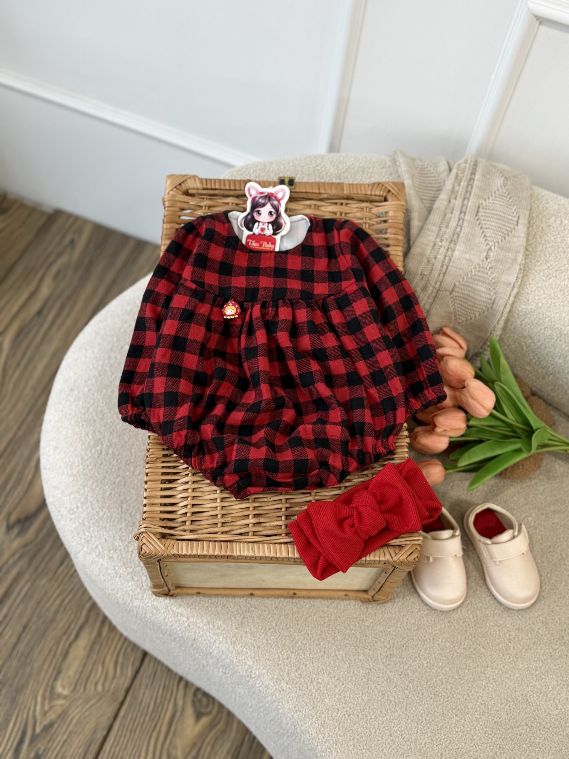 IMG_1410 کد ۳۰۷۲ بادی چهارخونه قرمز طرح دیانا - Image 1