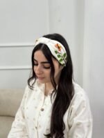 کد ۳۹۲۷ تل گلدوزی لینن مادر و نوجوان - Image 4