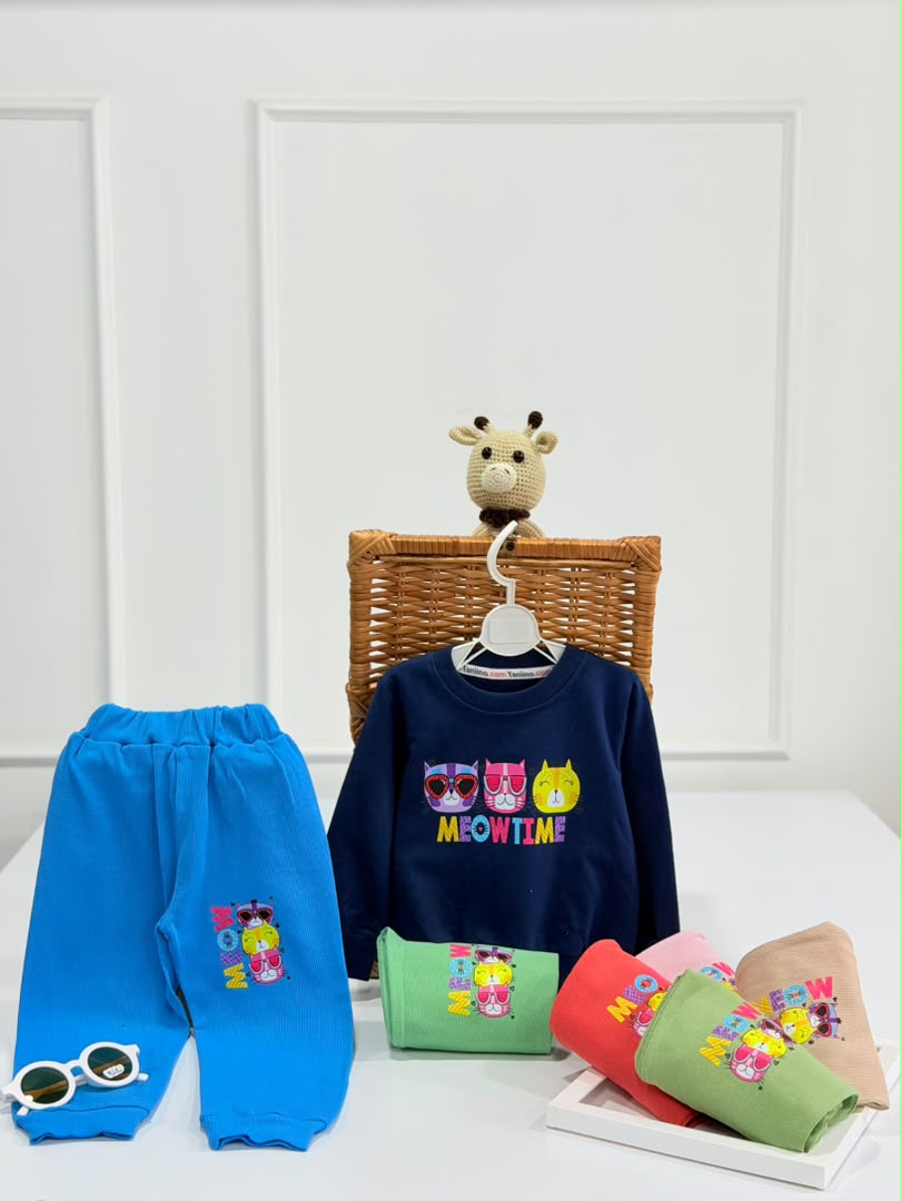 IMG-20260924-WA0034 کد ۴۳۲۴ بلوز شلوار گربه عینکی طرح MEOWTIME - تصویر 1